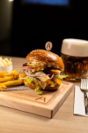Bomba burgery v Teátru